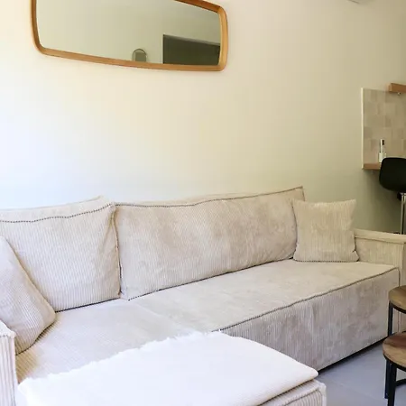 Sur 2 Niveaux Avec Terrasse A Apartment *