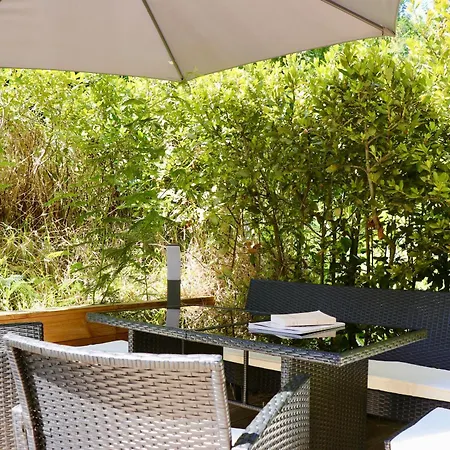 Sur 2 Niveaux Avec Terrasse A سان تروبيه